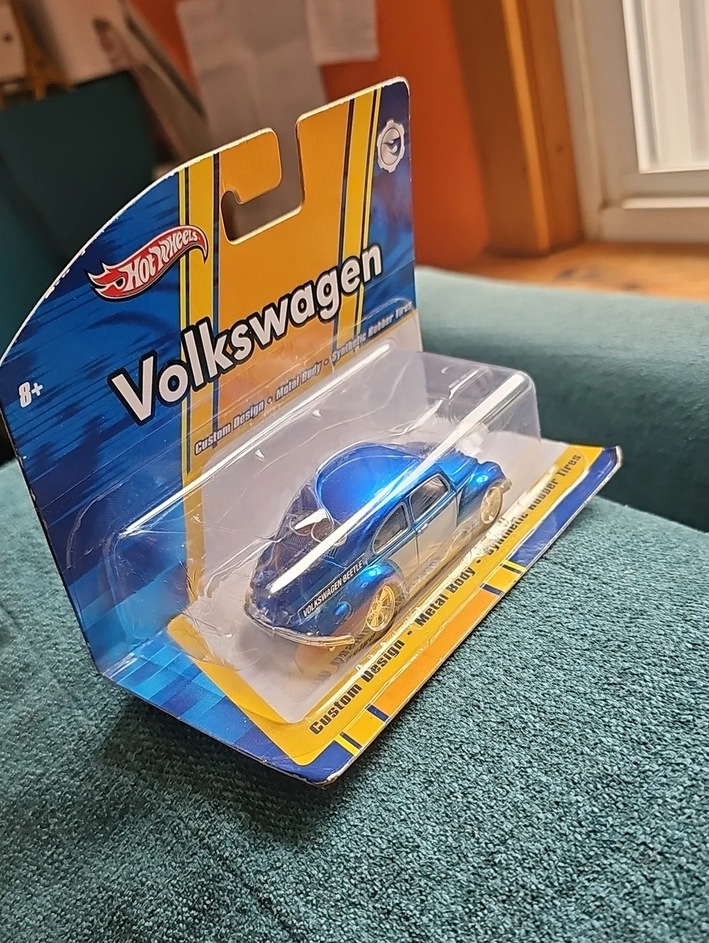 Hot Wheels Volkswagen Beetle Blue & White Split Window
